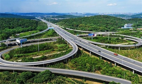 桑珠孜钢筋套筒应用于高速公路